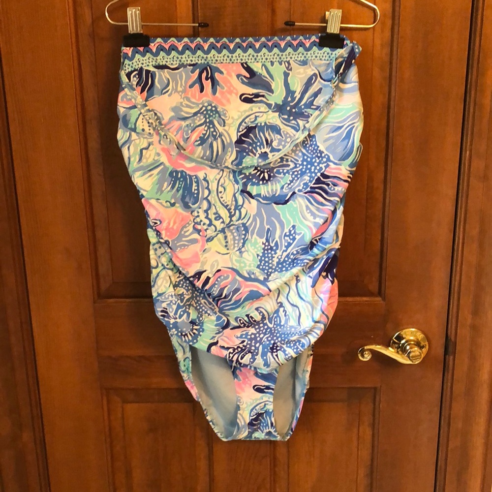 Lilly Pulitzer one piece bathing suit 16